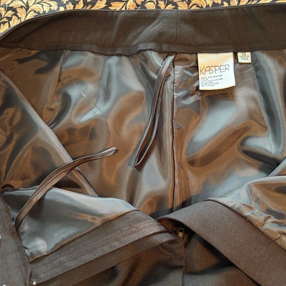 Kasper 2 Piece Classic Pant Suit - Picture 13 of 15